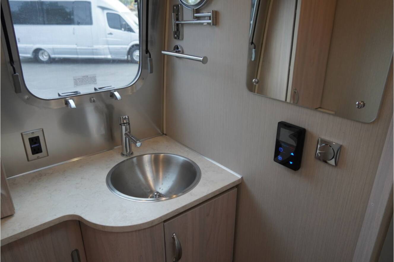A photo of this 2027 Airstream Globetrotter® 27FB