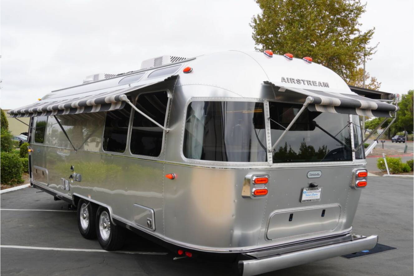 A photo of this 2027 Airstream Globetrotter® 27FB