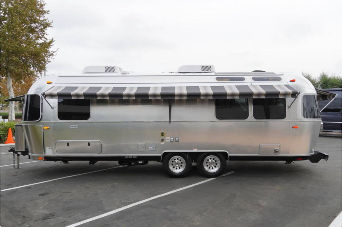 A photo of this 2027 Airstream Globetrotter® 27FB