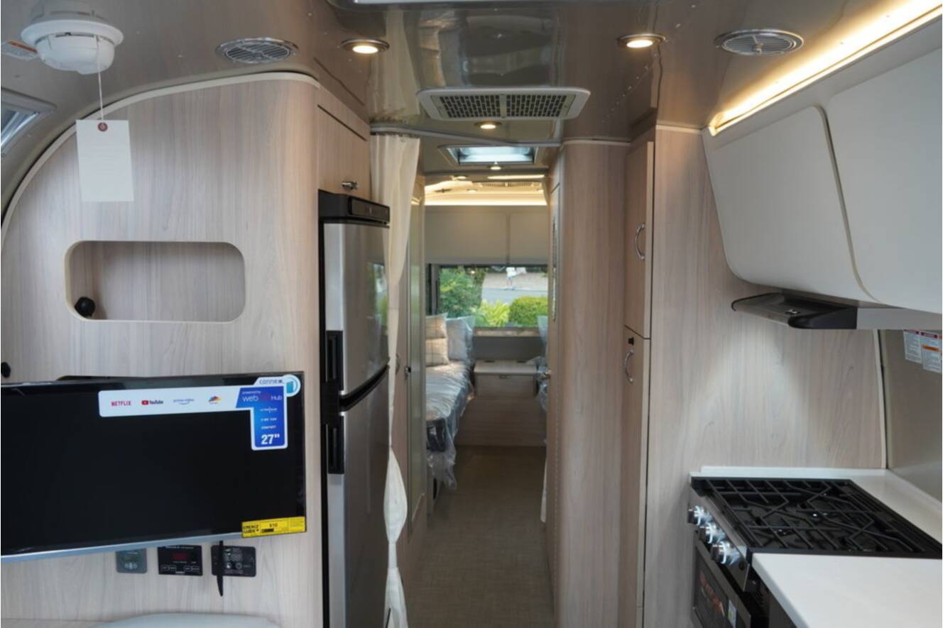 A photo of this 2027 Airstream Globetrotter® 27FB