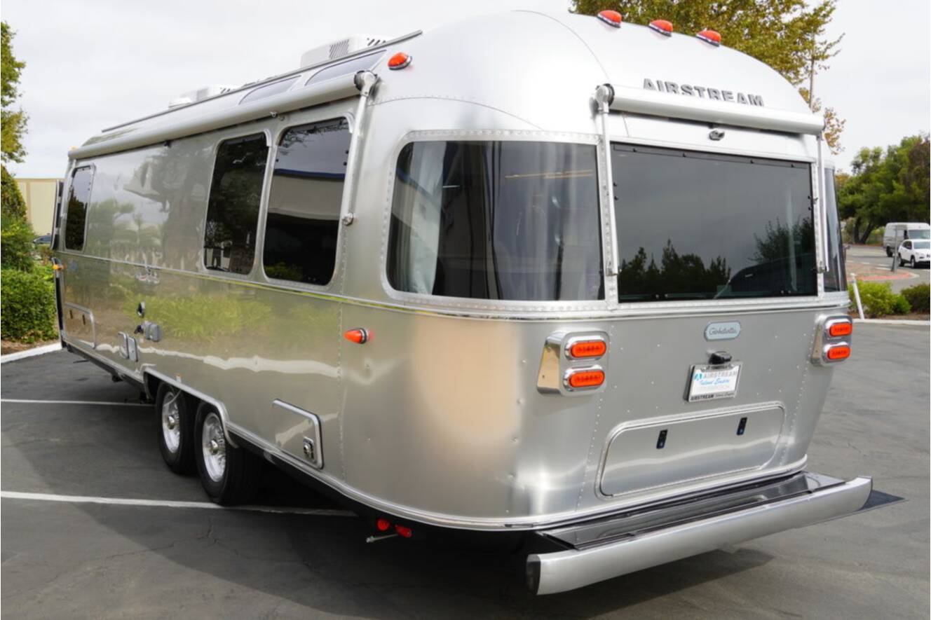 A photo of this 2027 Airstream Globetrotter® 27FB