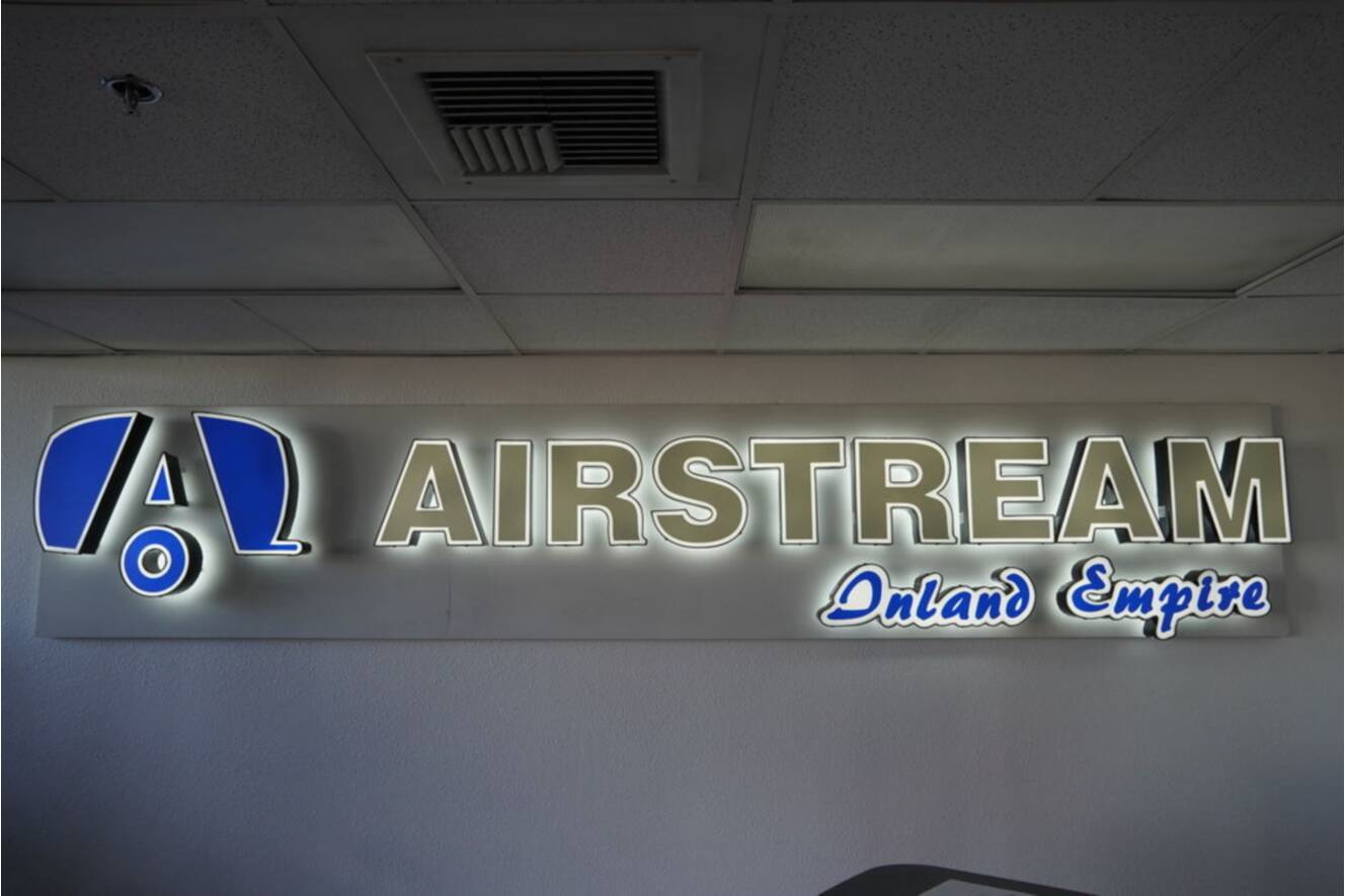 A photo of this 2027 Airstream Globetrotter® 27FB