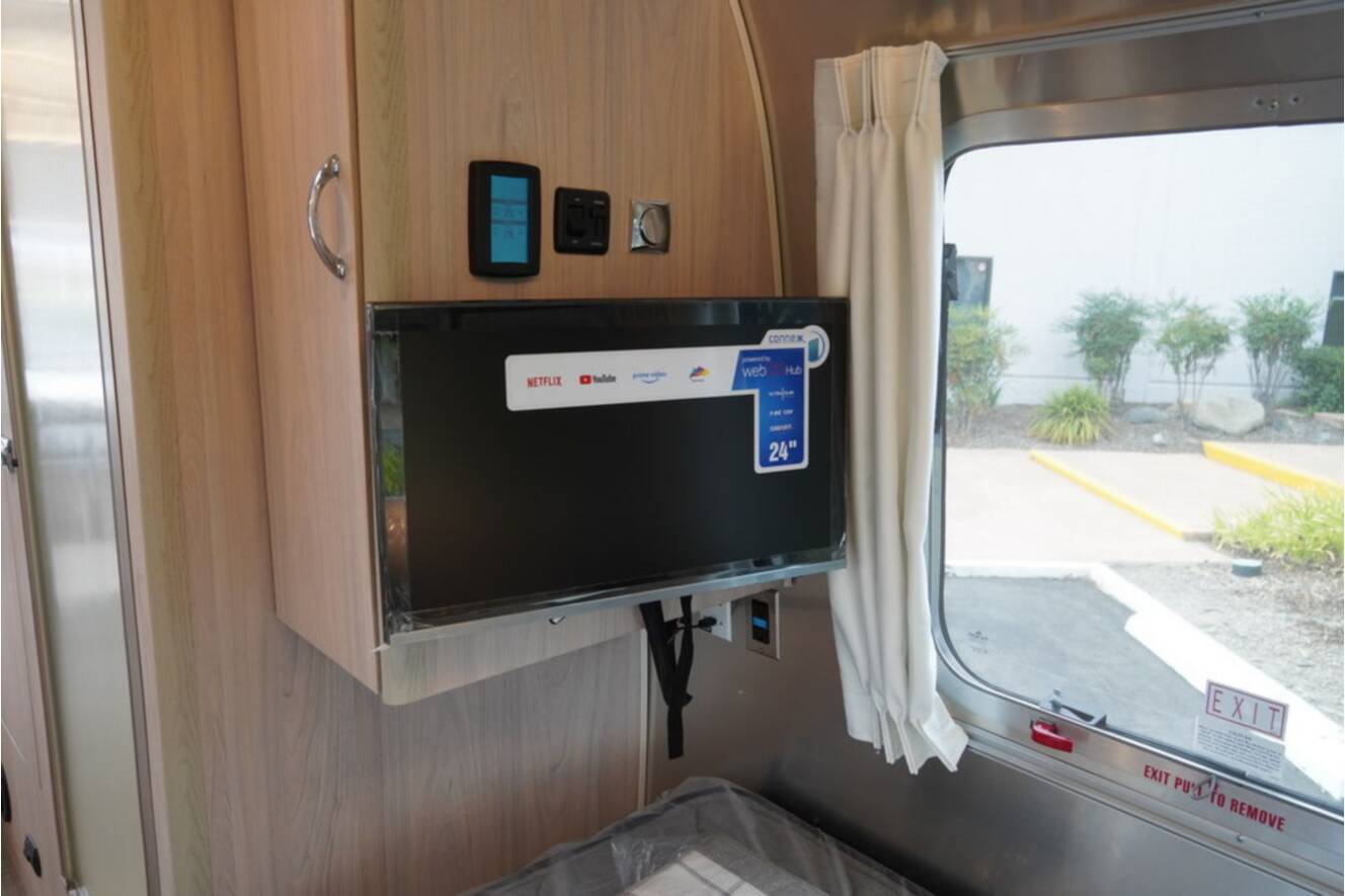 A photo of this 2027 Airstream Globetrotter® 27FB