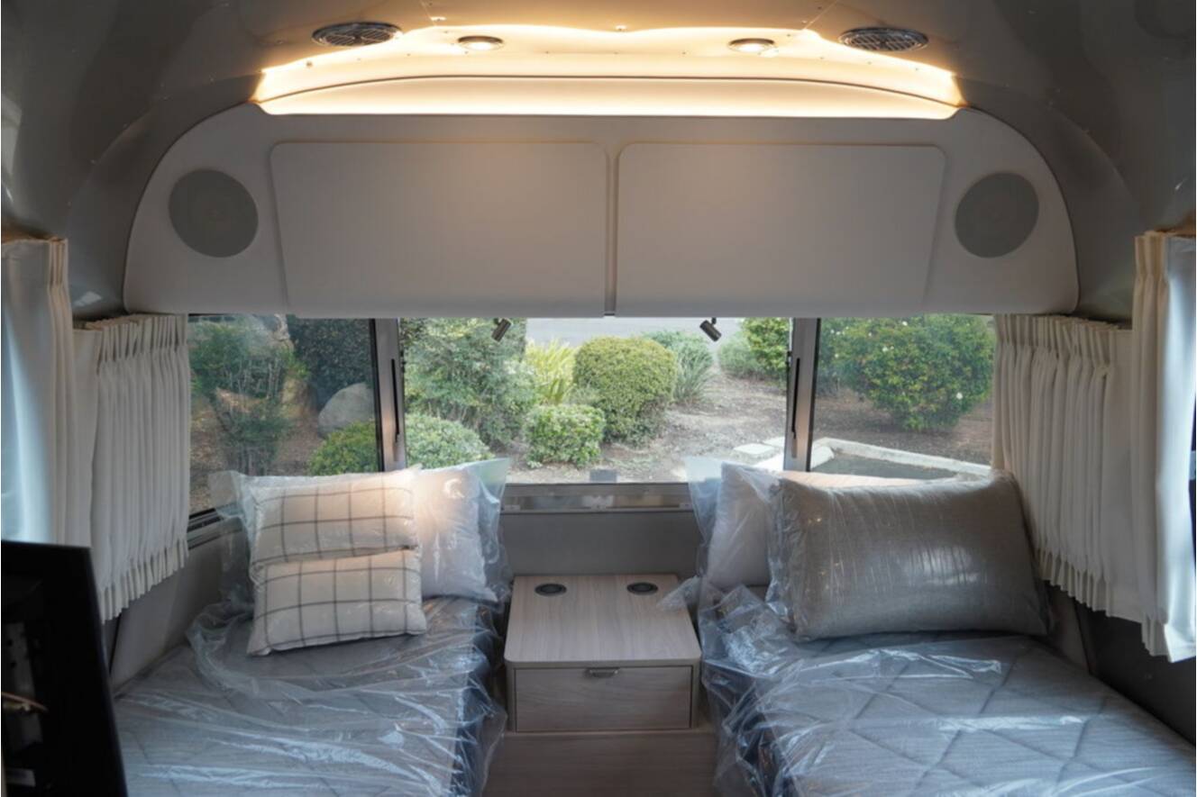 A photo of this 2027 Airstream Globetrotter® 27FB