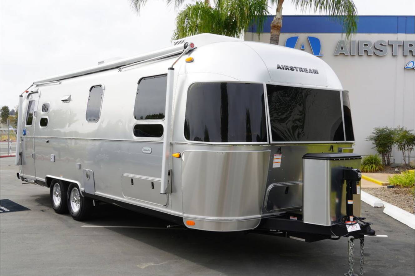 A photo of this 2027 Airstream Globetrotter® 27FB