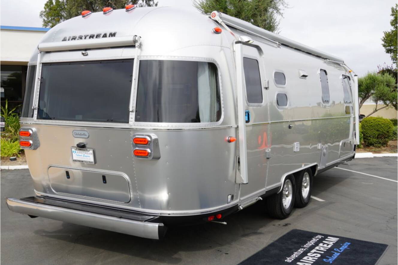 A photo of this 2027 Airstream Globetrotter® 27FB