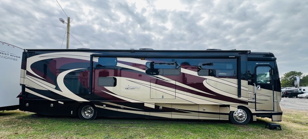 2016 Fleetwood Discovery 40G in newport NC