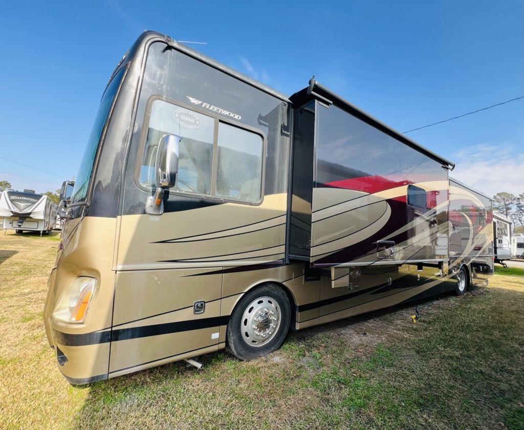 2016 Fleetwood Discovery 40G in newport NC