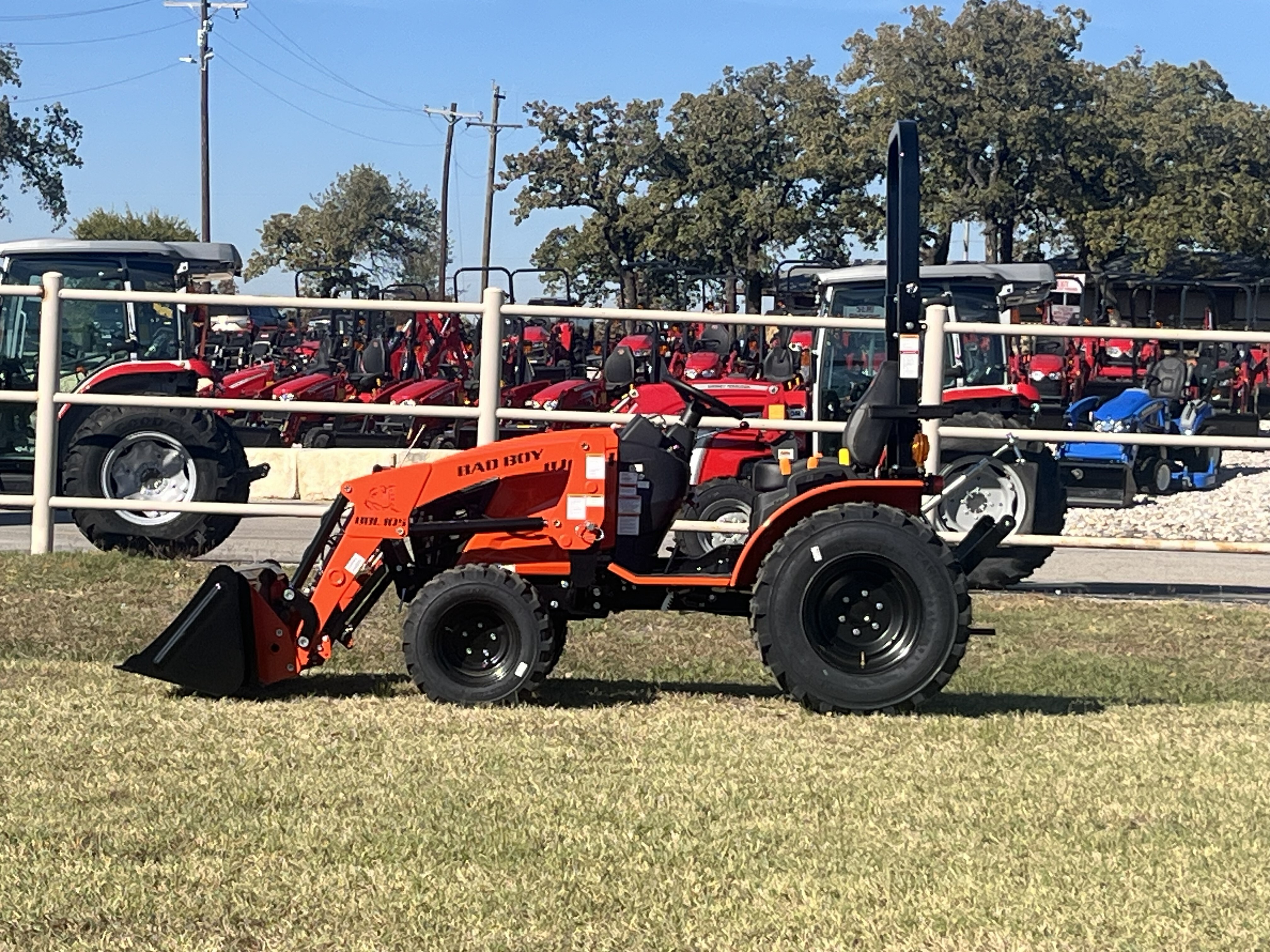 2026 BAD BOY TRACTOR 1025HIL in Weatherford, TX