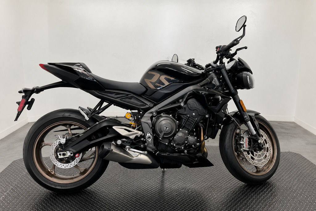 2023 Triumph Street Triple RS Carbon Black RS in Miami, FL