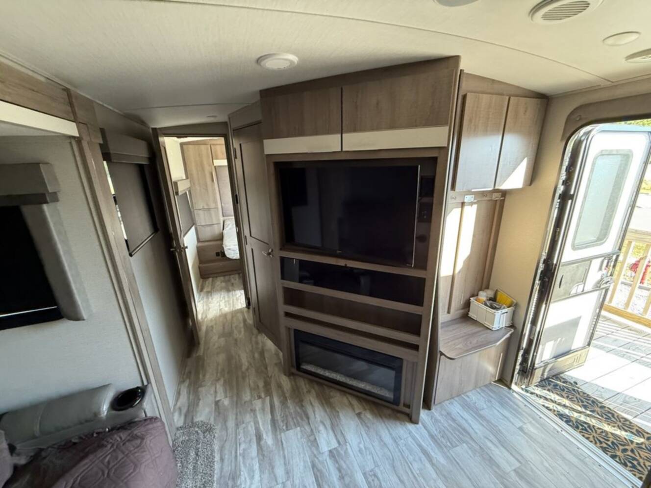 A photo of this 2020 Grand Design IMAGINE Imagine 3250BH