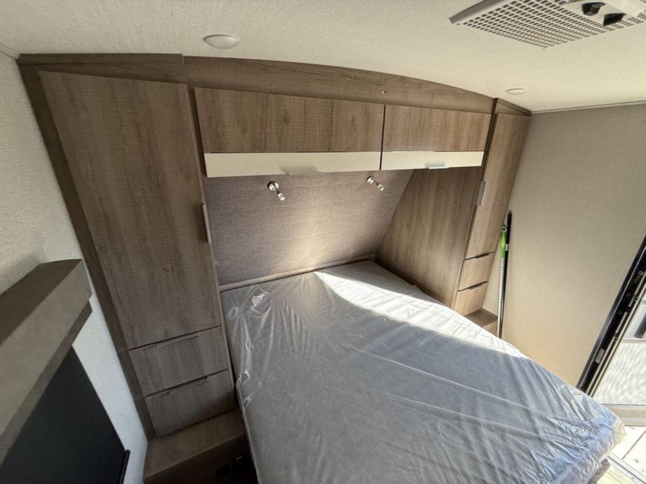 A photo of this 2020 Grand Design IMAGINE Imagine 3250BH