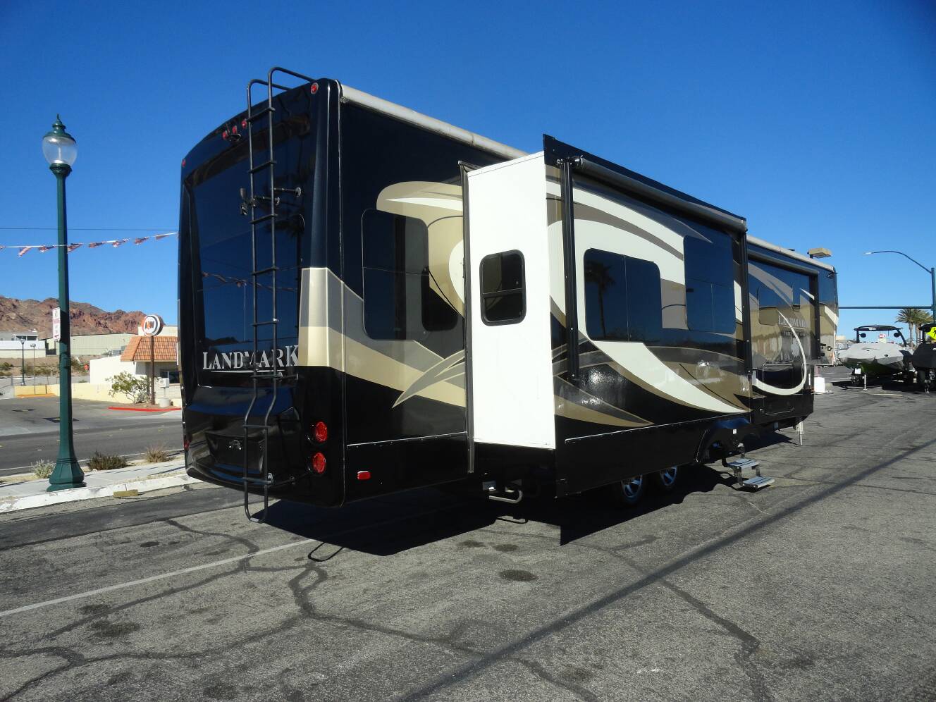 A photo of this 2017 Heartland Landmark 365 LM Newport