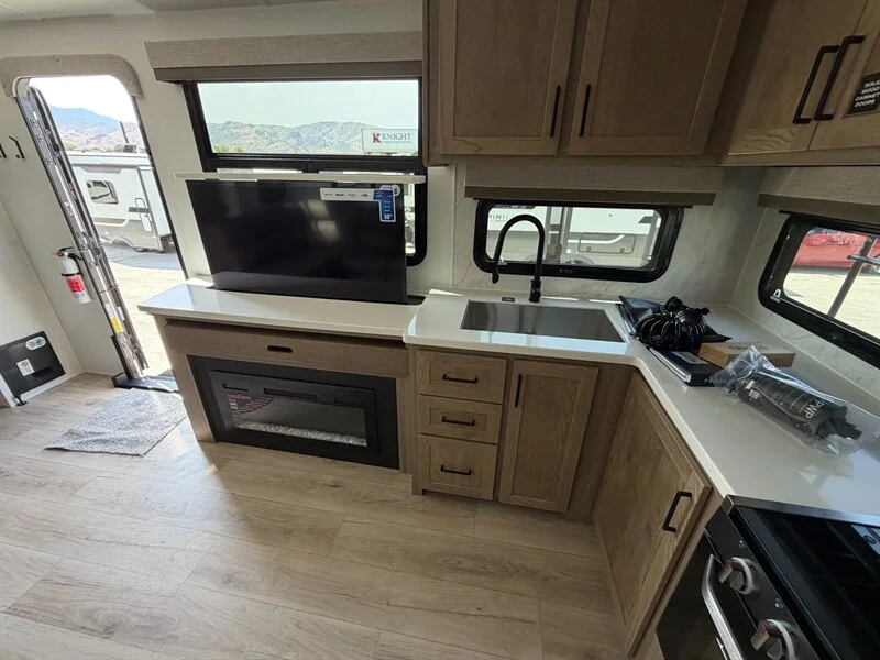 2027 Forest River ULTRALITE 2711RK Rockwood