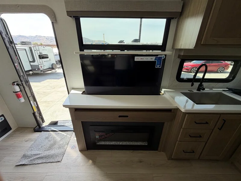 2027 Forest River ULTRALITE 2711RK Rockwood