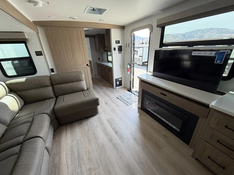 2027 Forest River ULTRALITE 2711RK Rockwood