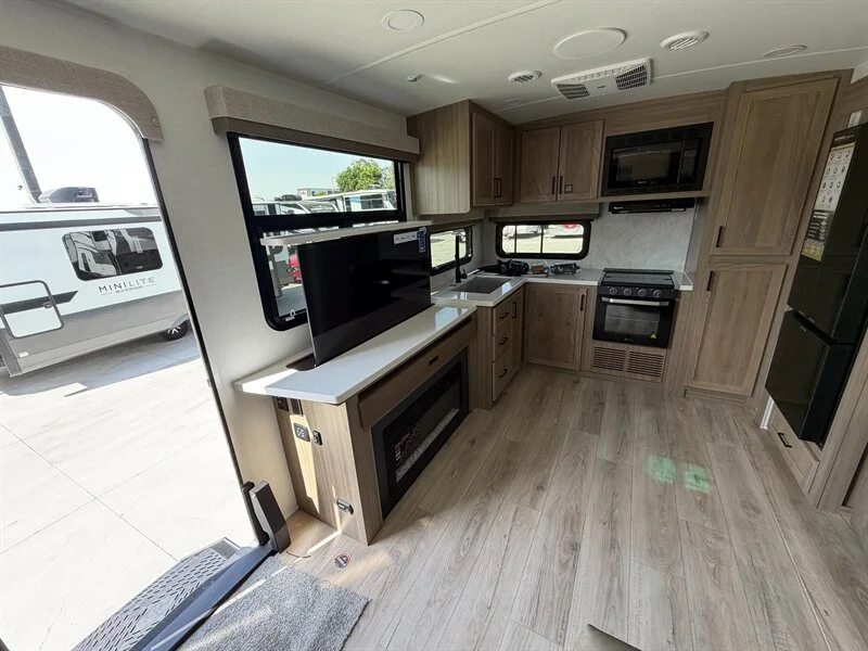 2027 Forest River ULTRALITE 2711RK Rockwood