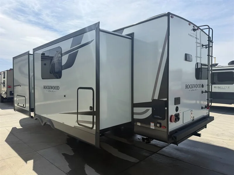 2027 Forest River ULTRALITE 2711RK Rockwood