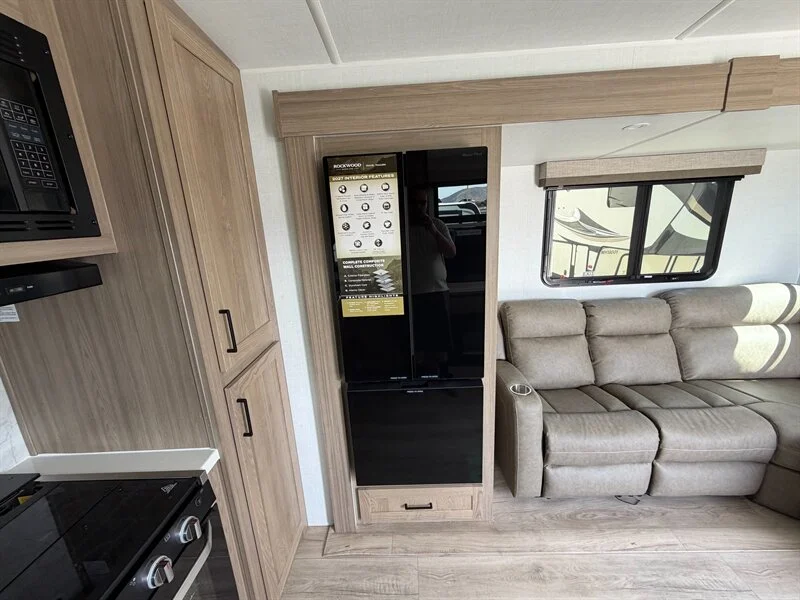 2027 Forest River ULTRALITE 2711RK Rockwood
