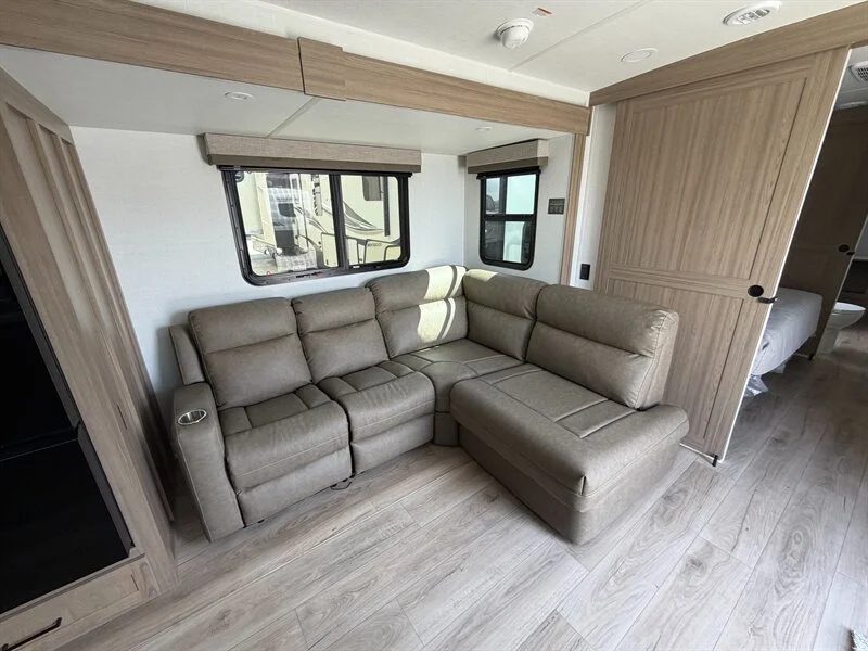 2027 Forest River ULTRALITE 2711RK Rockwood