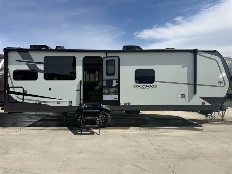 2027 Forest River ULTRALITE 2711RK Rockwood