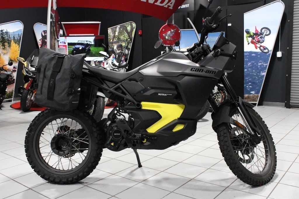 2025 Can-Am Origin Carbon Black BASE in Oakland, FL