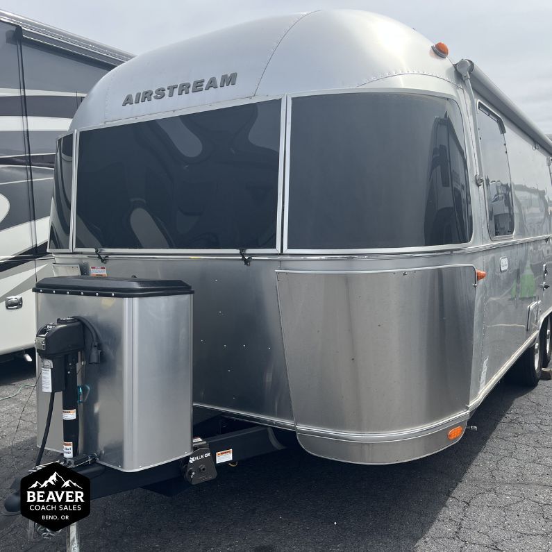 2024 Airstream Flying Cloud 25FBQ in bend OR