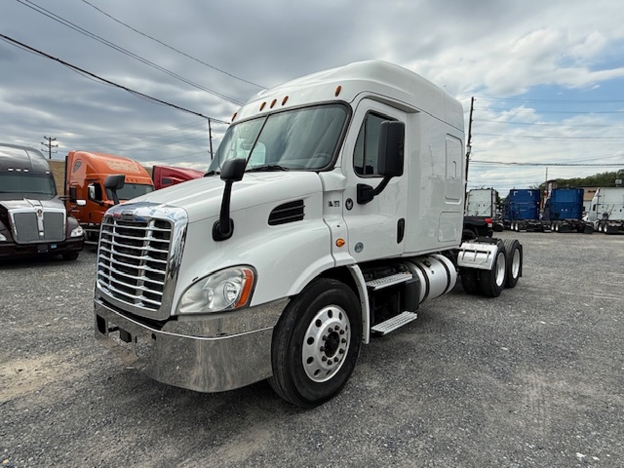 2020 FREIGHTLINER CASCADIA 113 in Pennsauken, NJ