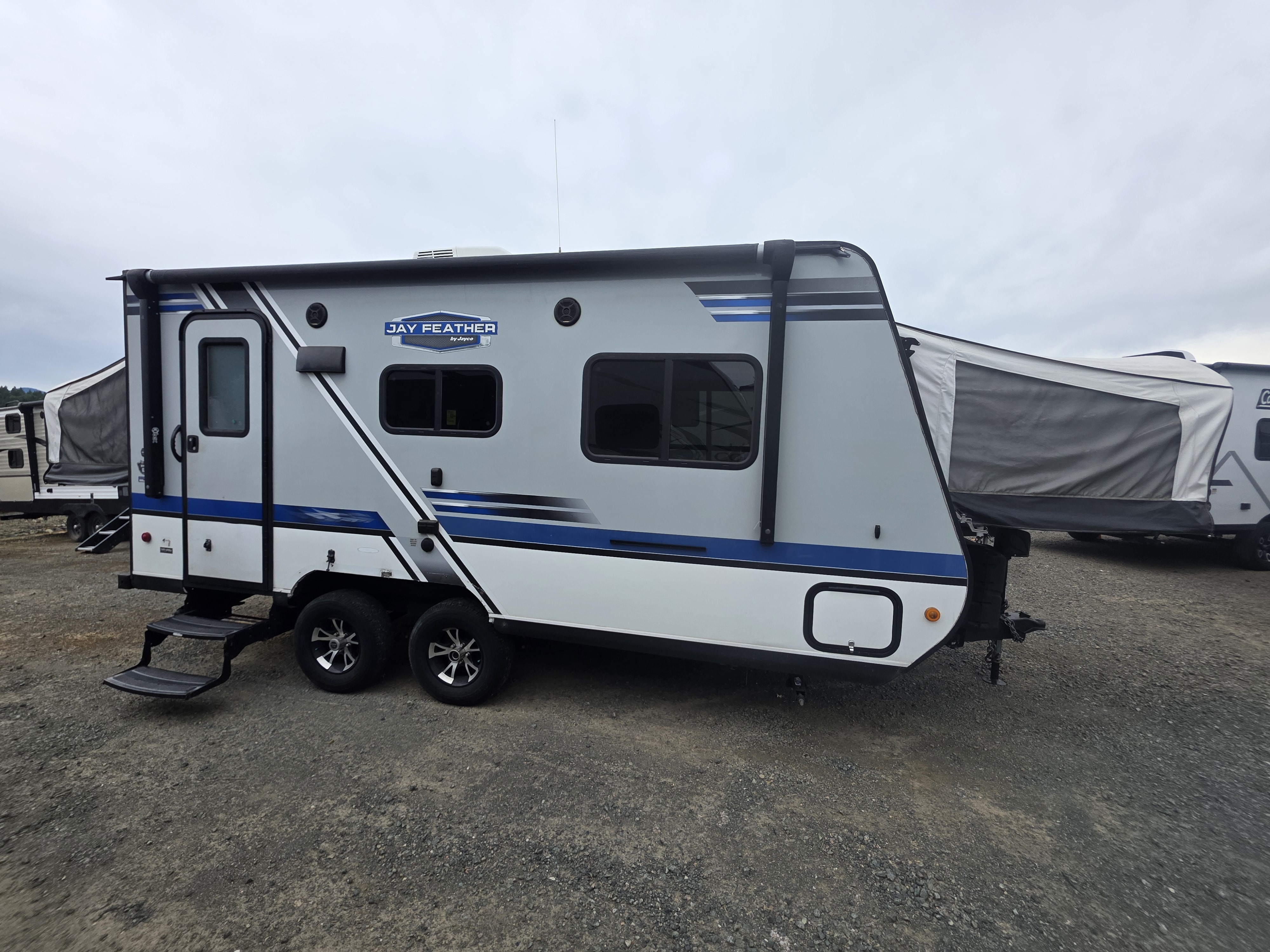 2018 Jayco Jay Feather Ultra Lite X19H in grants pass OR