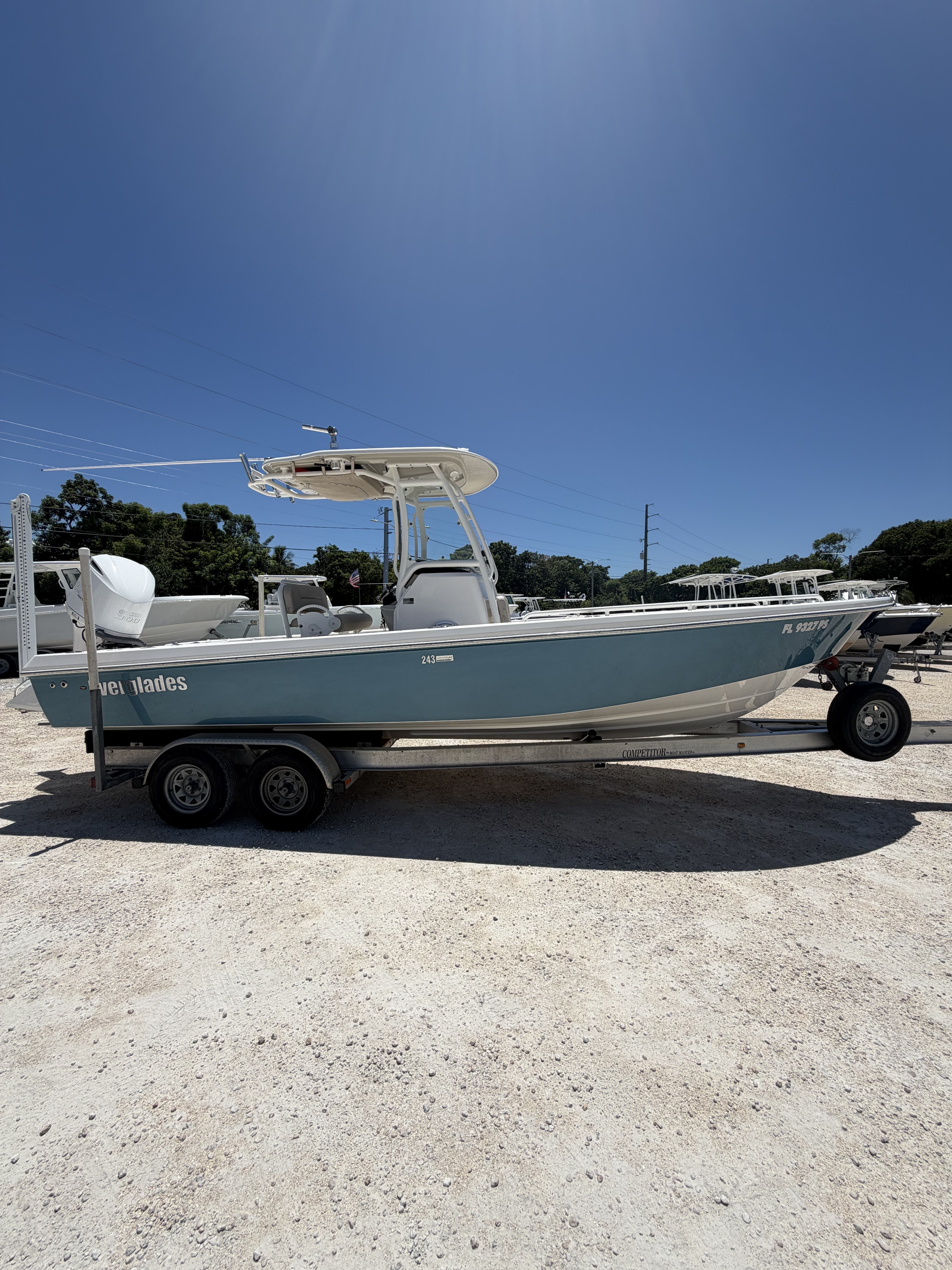 2014 Everglades 243 Center Console in liberty grove WI