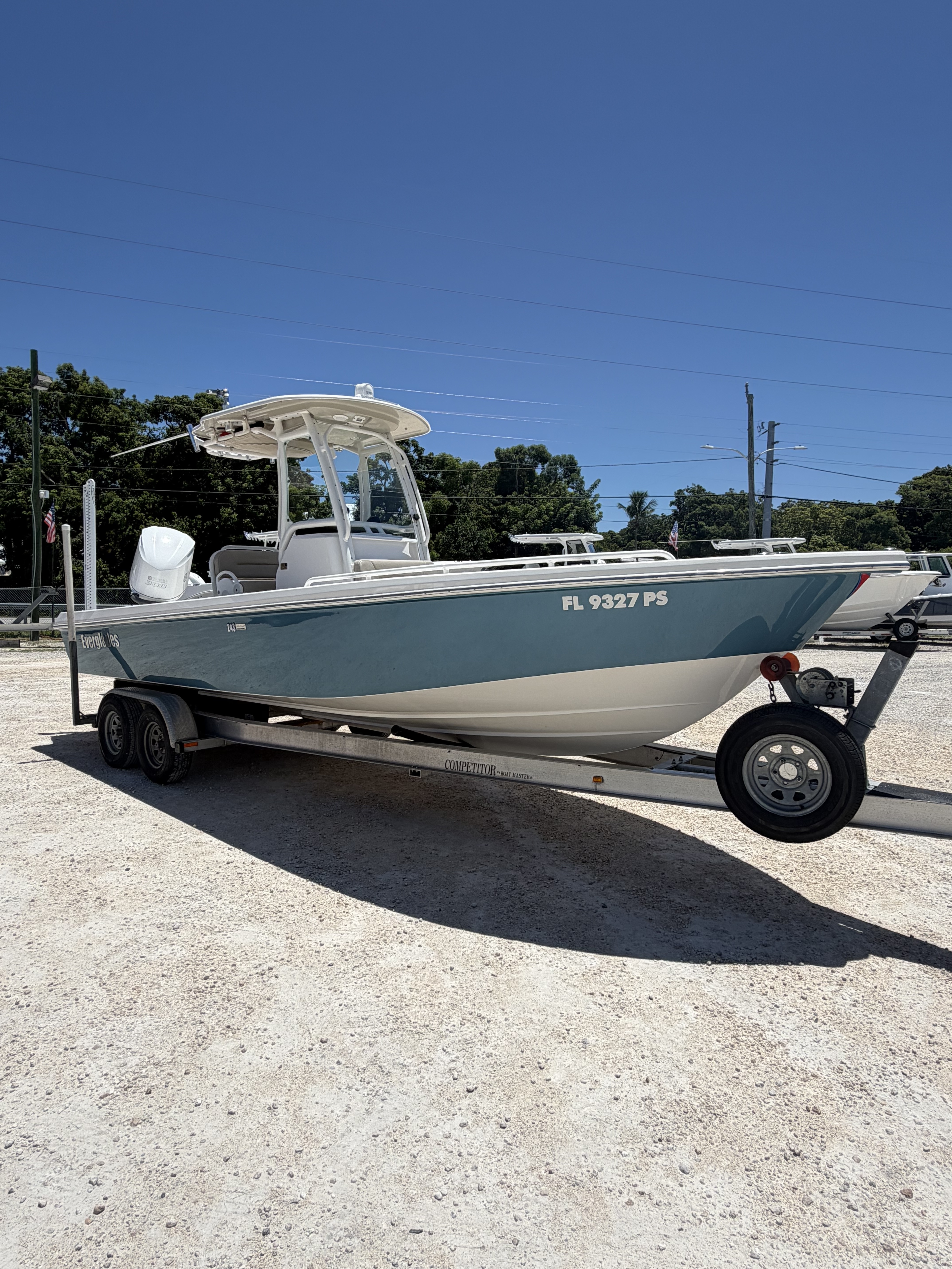 2014 Everglades 243 Center Console in liberty grove WI