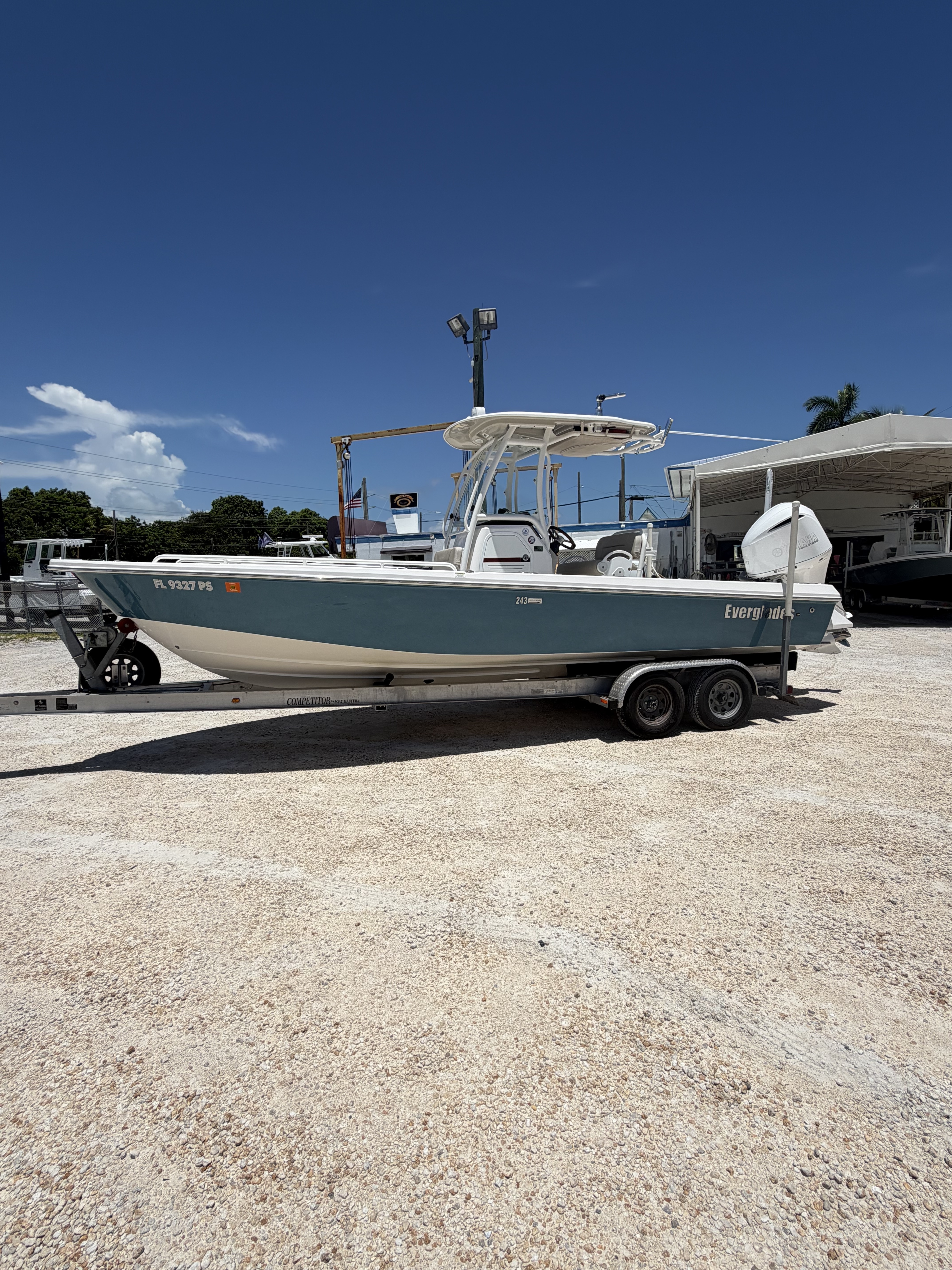 2014 Everglades 243 Center Console in liberty grove WI