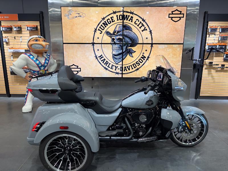2026 Harley-Davidson STREET GLIDE 3 LIMITED LIMITED in Coralville, IA