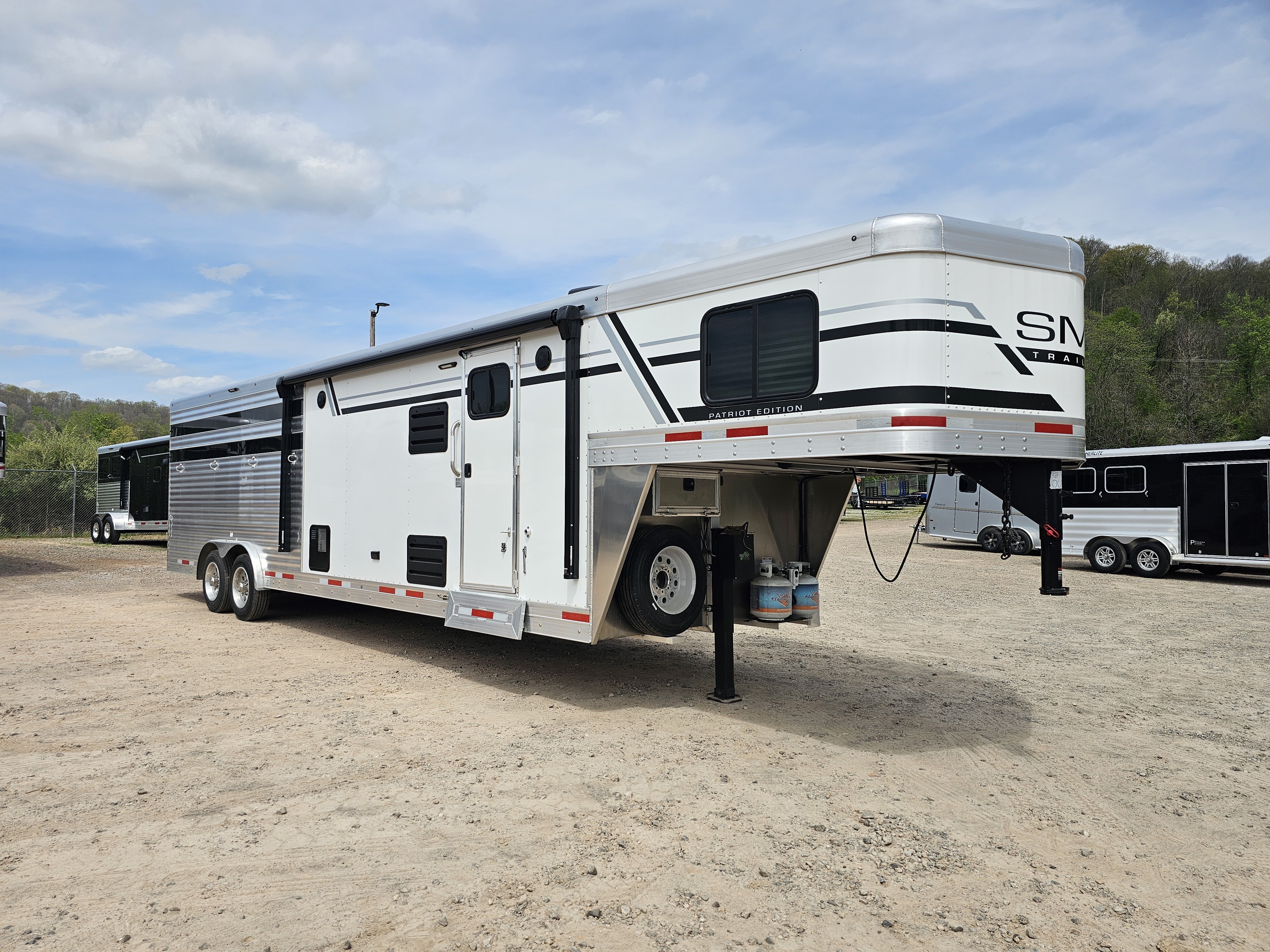 2026 SMC 9' LQ with Mid Tack and 14' Livestock Trailer in Athens, OH