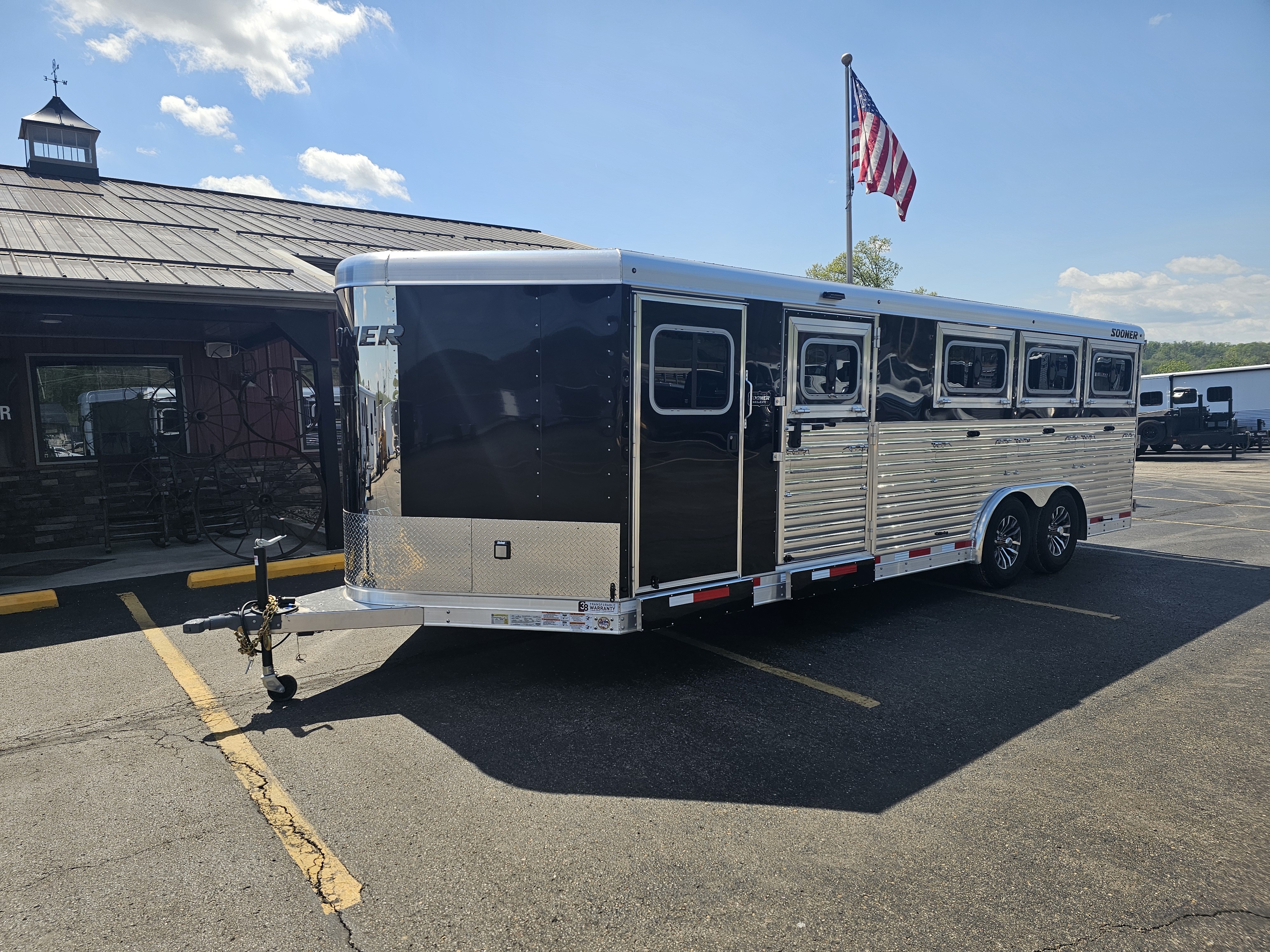 2026 Sooner 22' 8 Pen Low Pro Livestock Trailer in Athens, OH