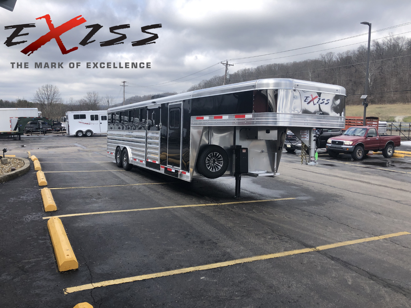 2026 Exiss 10 Pen Show Low Pro Trailer in Athens, OH