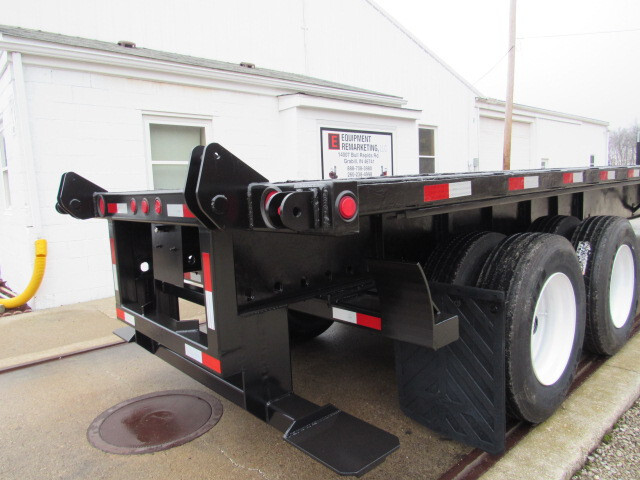 2013 UTILITY 45' X 102" Princeton/Moffett Trailer in Grabill, IN
