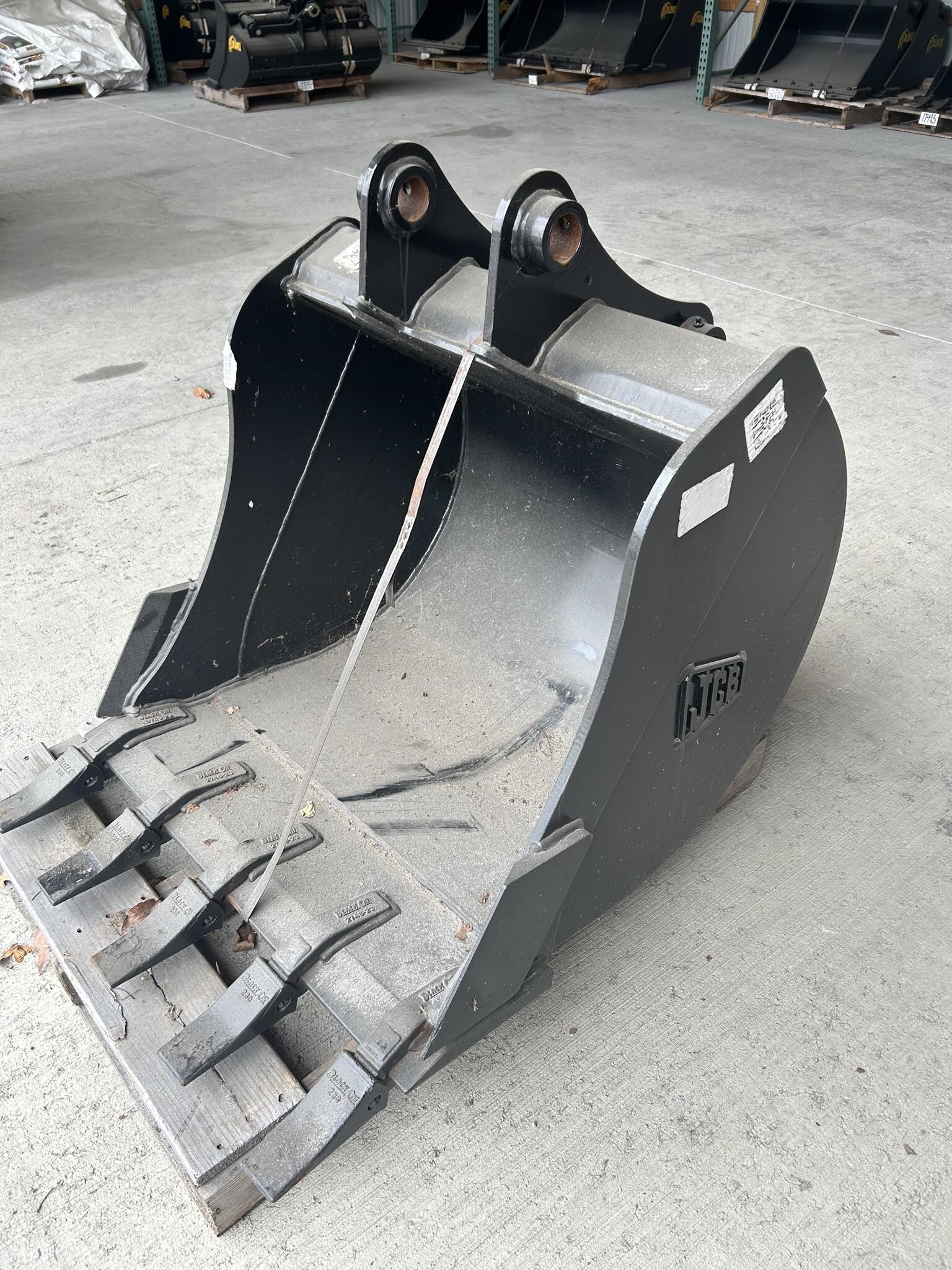 2023 JCB 30" HD BUCKET in Harrisburg, PA