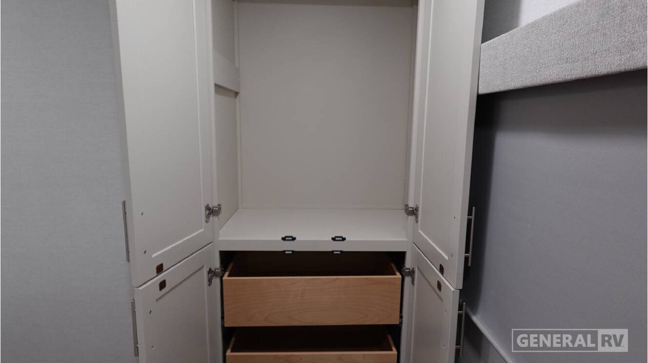 A photo of this 2027 Alliance Rv AVENUE 29BH