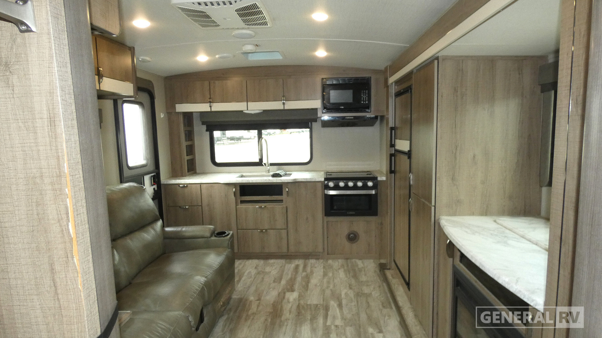 2020 Grand Design IMAGINE 2250RK in wayland MI