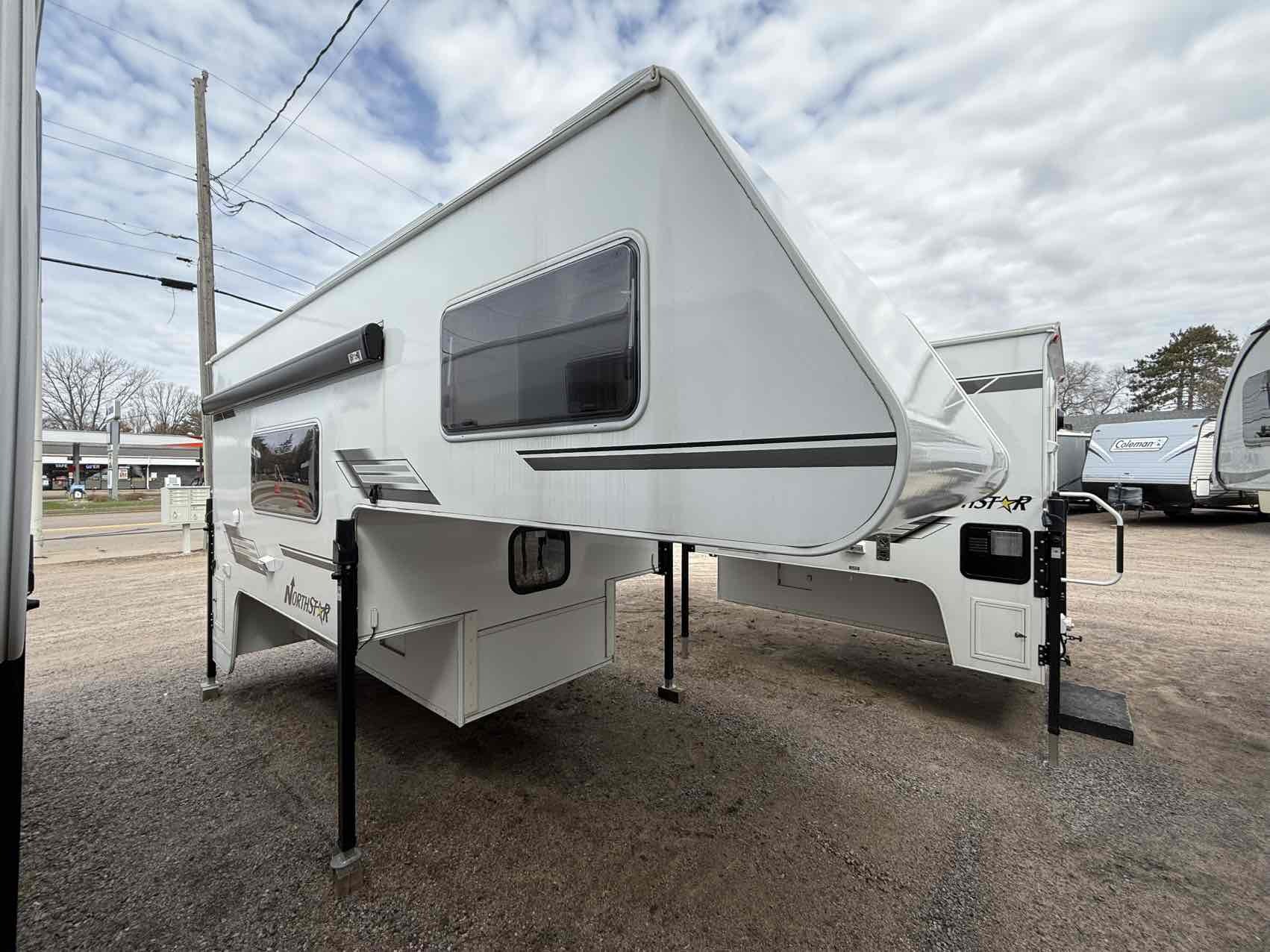 2025 R.C. Willett Co Northstar Night Hawk RV