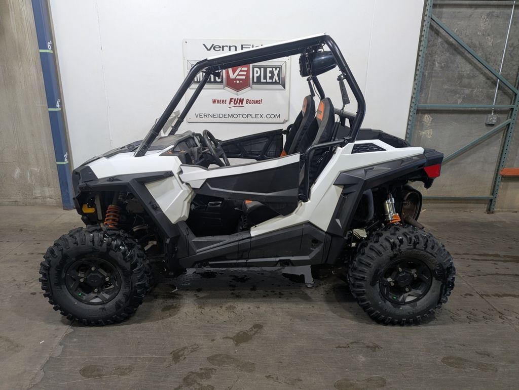 2018 Polaris® RZR® S 1000 EPS White Lightning in sioux falls SD