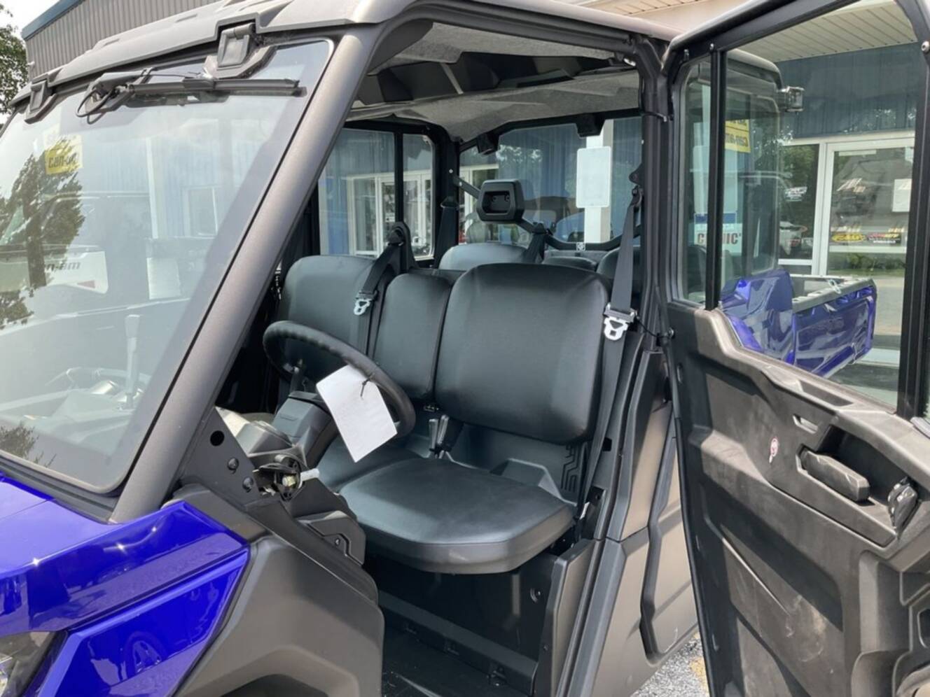 A photo of this 2026 Can-Am Defender MAX DPS CAB HD10
