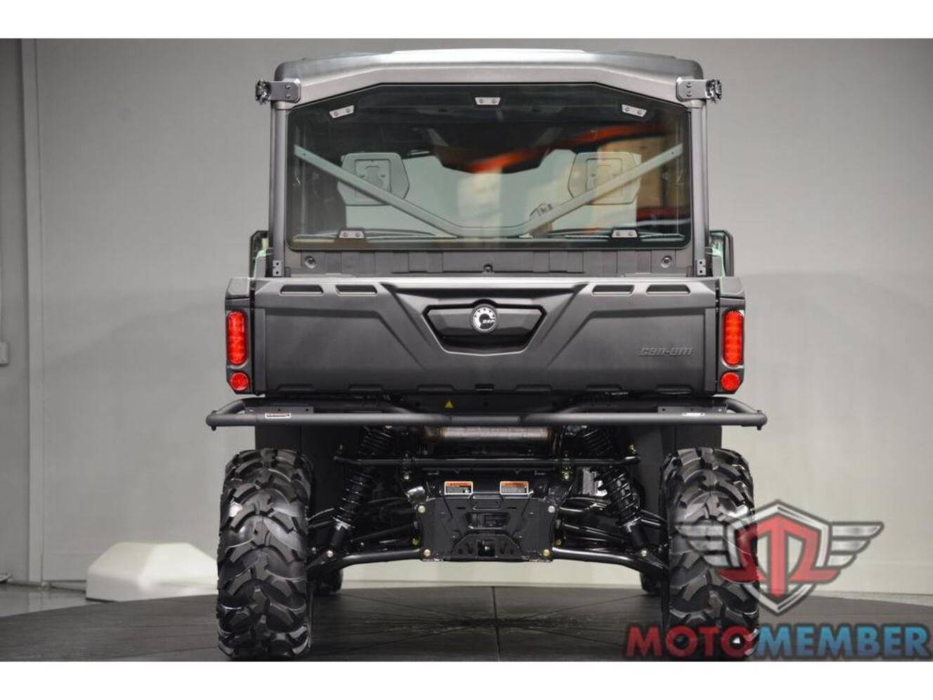 A photo of this 2026 Can-Am Defender MAX DPS CAB HD10