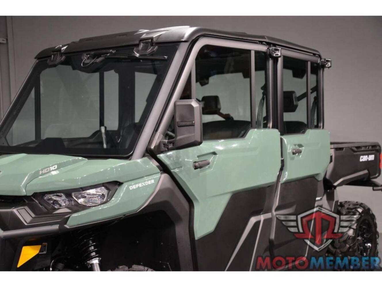 A photo of this 2026 Can-Am Defender MAX DPS CAB HD10