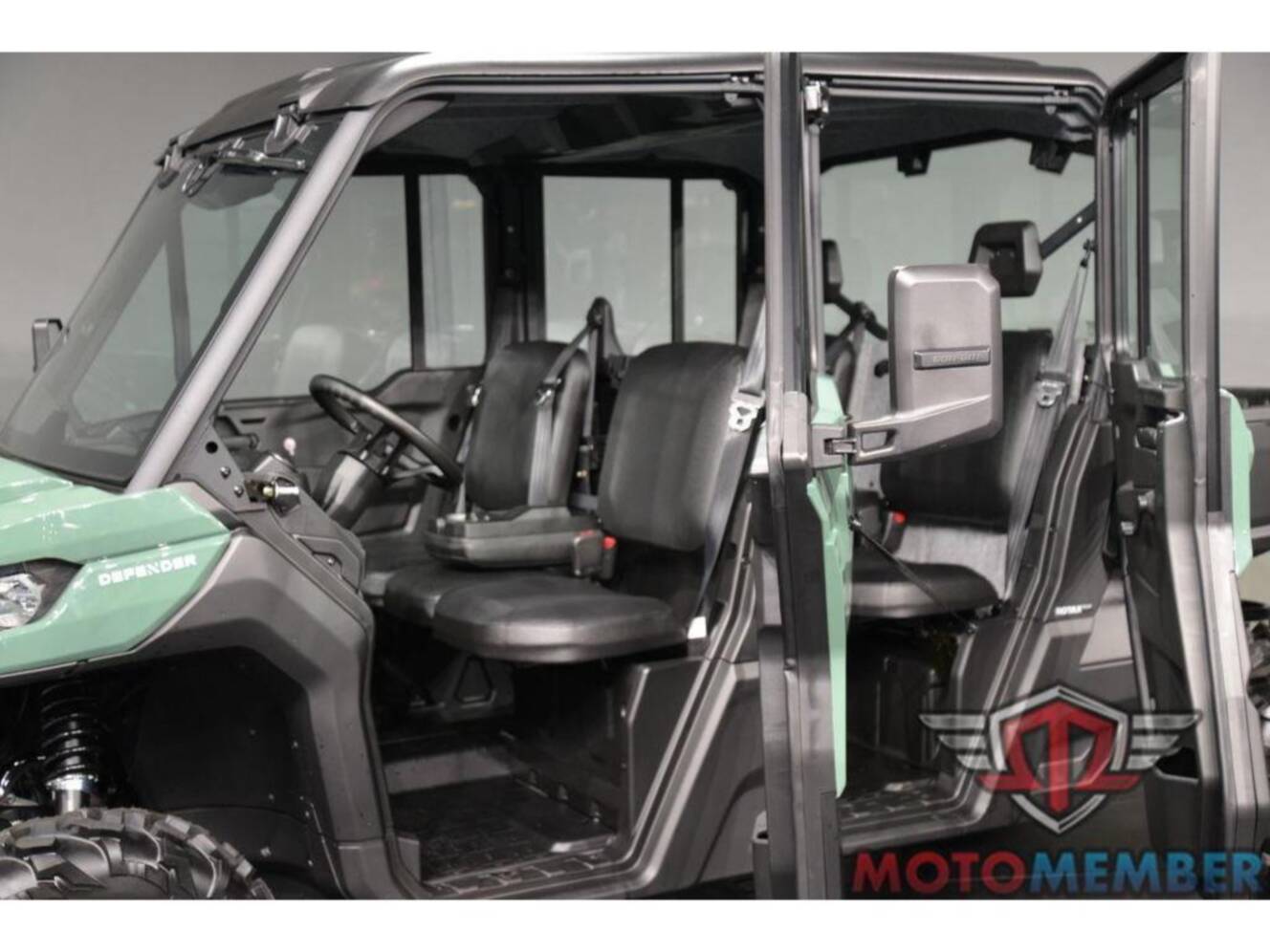 A photo of this 2026 Can-Am Defender MAX DPS CAB HD10