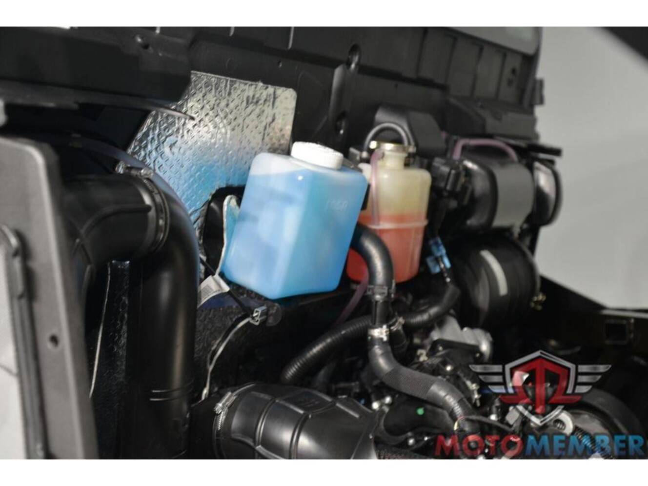 A photo of this 2026 Can-Am Defender MAX DPS CAB HD10