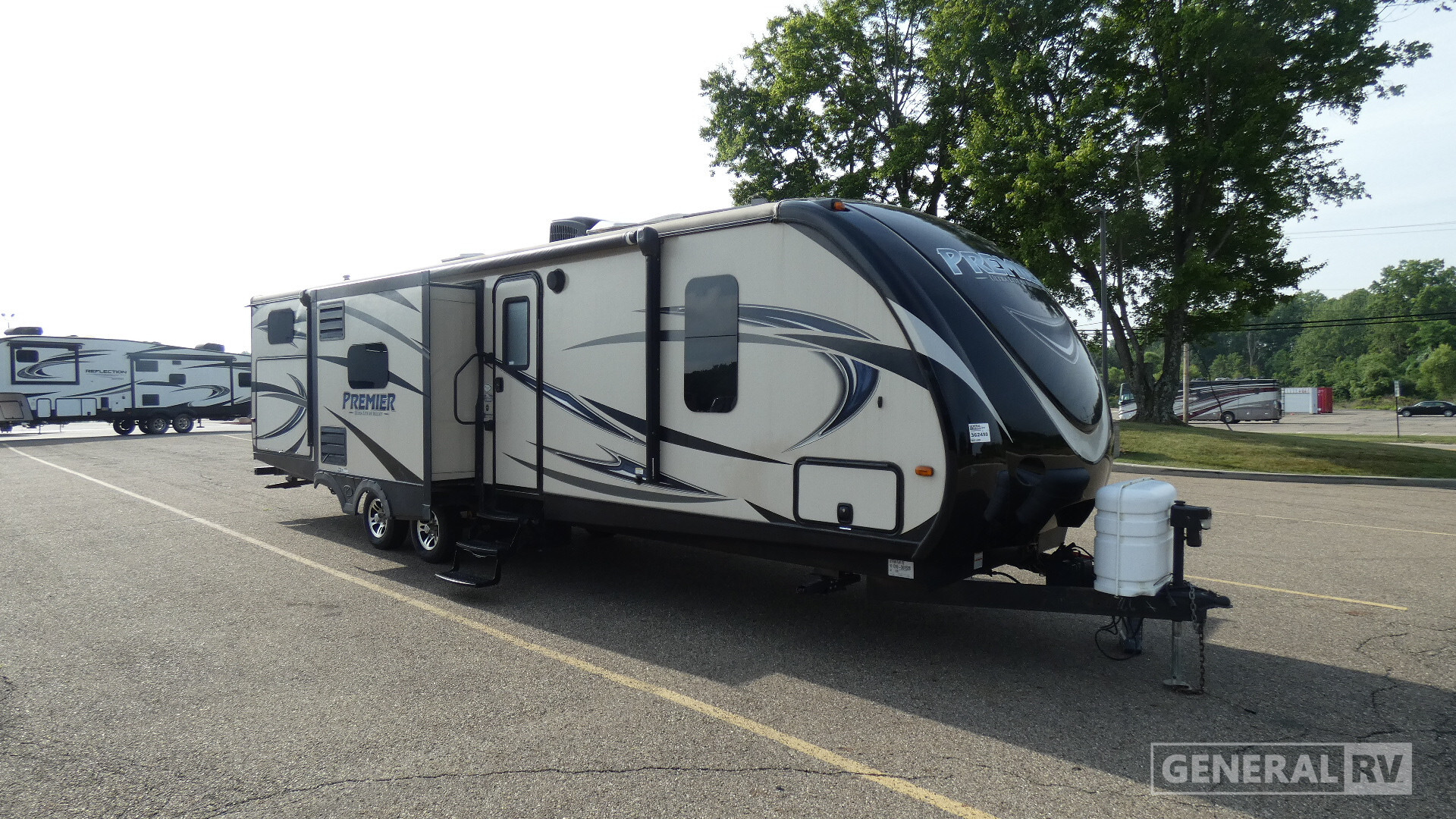 2016 Keystone Premier Ultra Lite 34BHPR in north canton OH