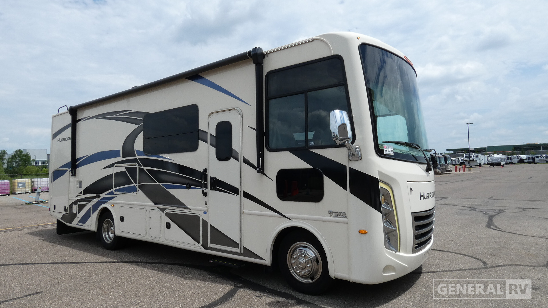 2022 Thor Motor Coach HURRICANE 29M in wixom MI