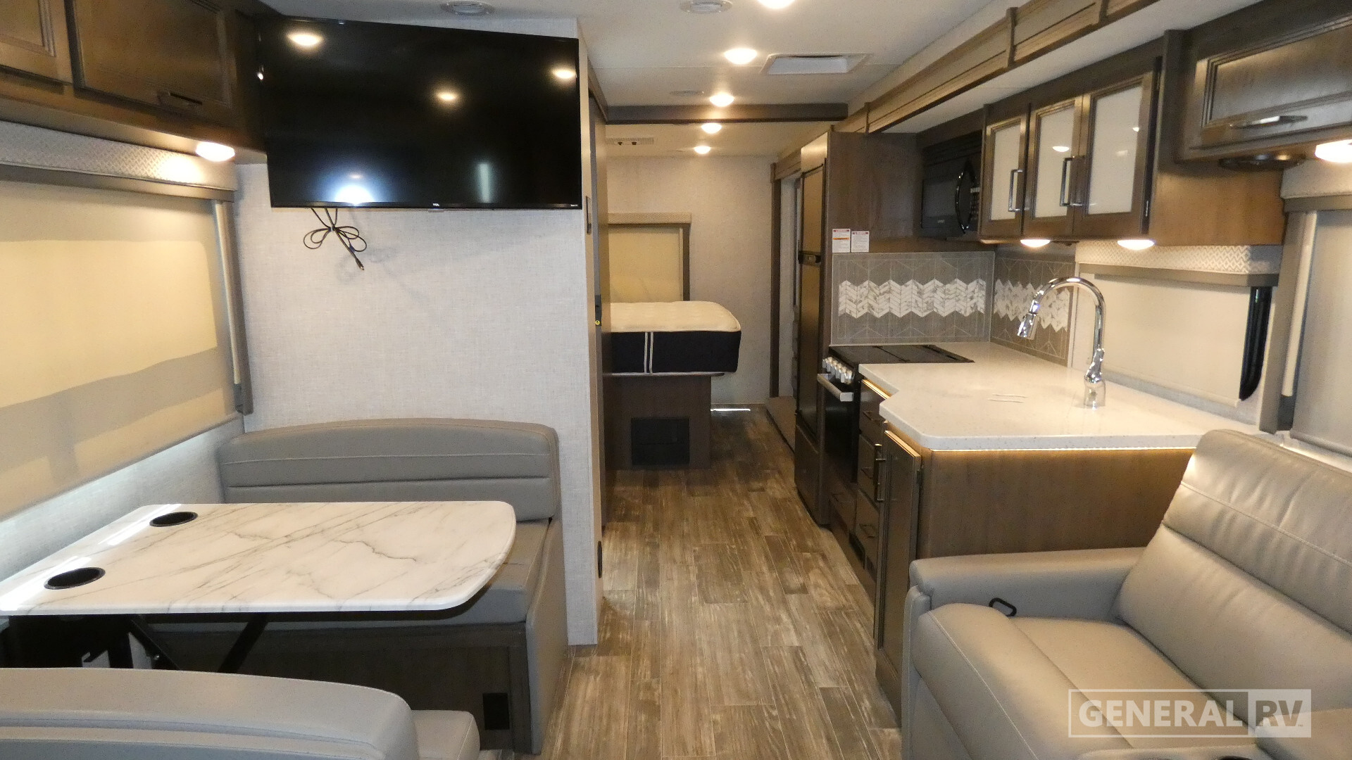 2022 Thor Motor Coach HURRICANE 29M in wixom MI